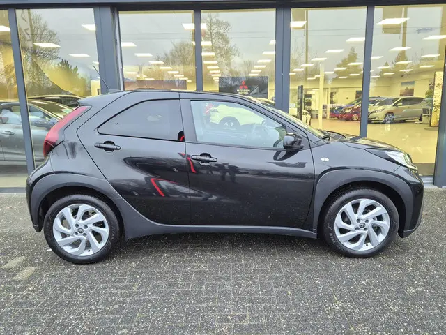 Toyota Aygo X 1.0 VVT-i S-CVT first 2022 Benzine 17