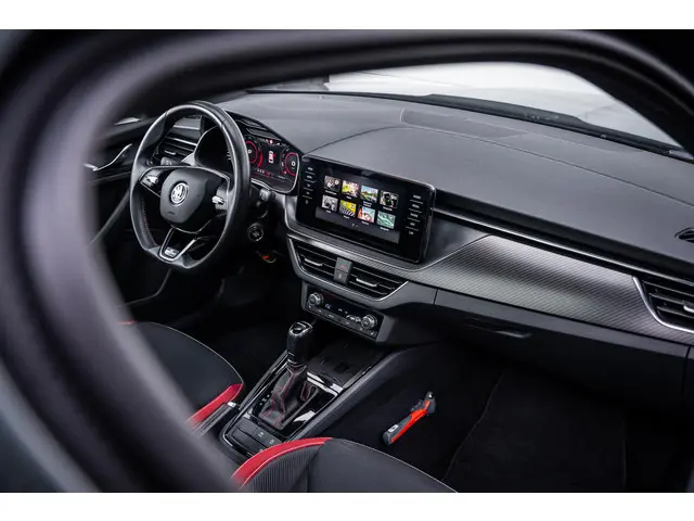 Škoda Kamiq 1.5 TSI DSG7 Monte Carlo 2021 Benzine 39