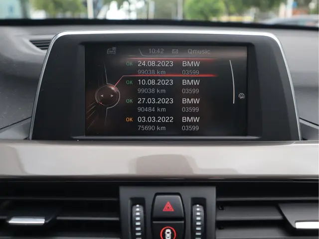 BMW X1 sDrive18i 136 PK High Executive 2017 Benzine 36