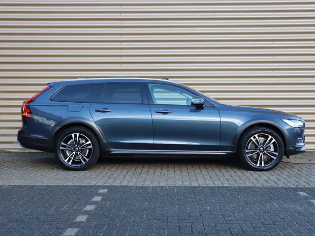 Volvo V90 Cross Country 2.0 B5 AWD Pro 2021 Benzine 11