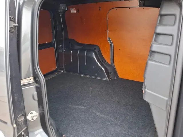 Volkswagen Caddy Cargo 2.0 TDI Style 2021 Diesel 38