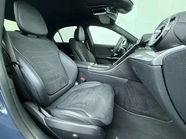Mercedes-Benz C-Klasse 180 AMG Line 2024 Benzine 39