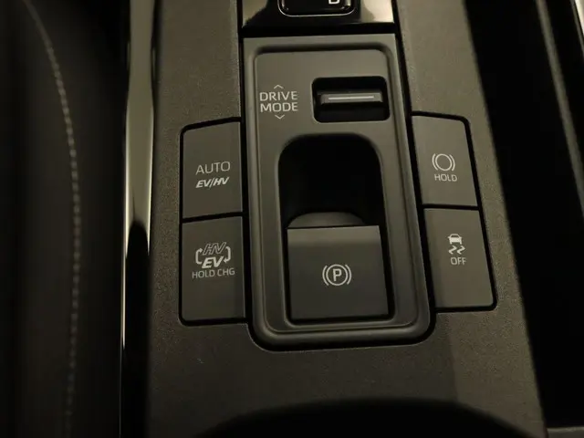 Toyota Prius 2.0 Plug-in Executive 2024 Hybride Benzine 39