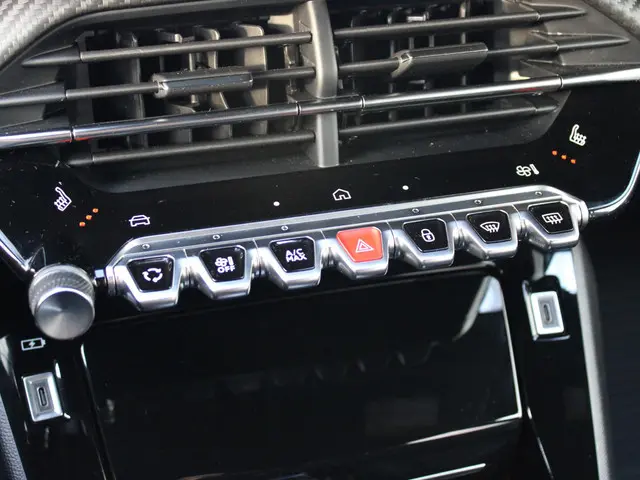 Peugeot 2008 1.2 PT 130 GT 2024 Benzine 27