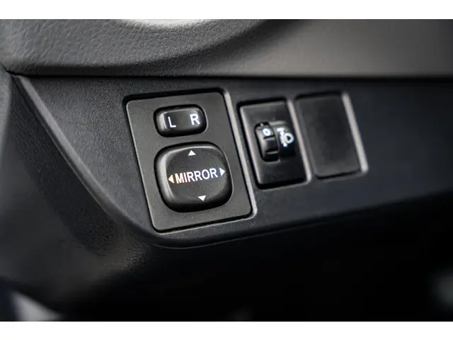 Toyota Yaris 1.5 Hybrid Active 2019 Hybride Benzine 30