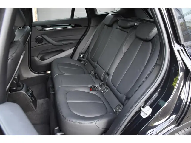 BMW X1 sDrive20i High Executive 2020 Benzine 16