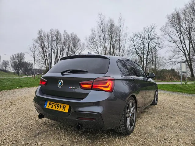 BMW 1 Serie M140i xDrive High Executive 2017 Benzine 7