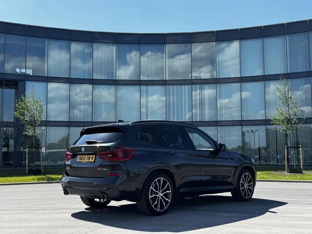 BMW X3 xDrive30e High Executive 2021 Hybride Benzine 2