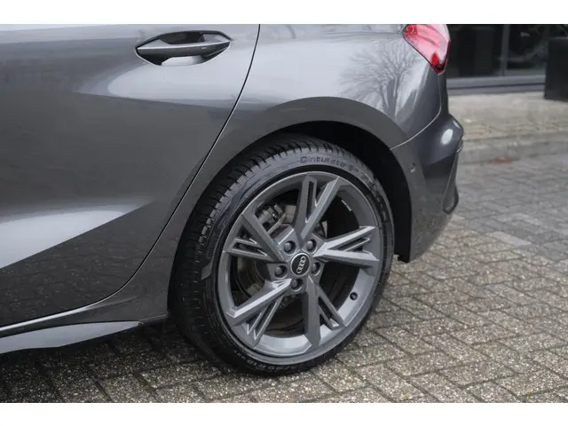 Audi A3 Sportback 30 TFSI 110pk S-line 2023 Benzine 28