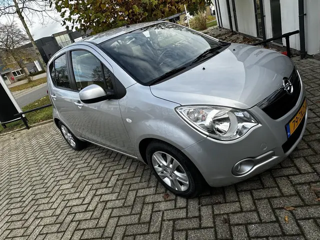 Opel Agila 1.2 Edition 2012 Benzine 15