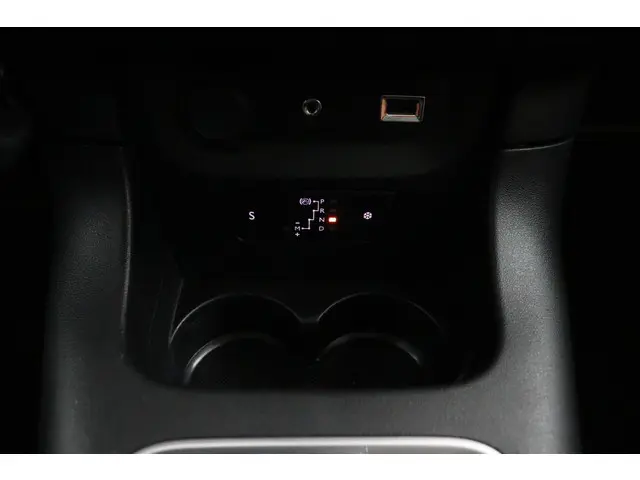 Citroën C3 1.2 PureTech S&S Shine zwart 2017 Benzine 30