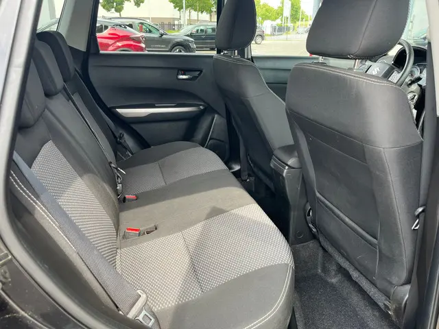 Suzuki Vitara 1.4 Boosterjet Select 2019 Benzine 23