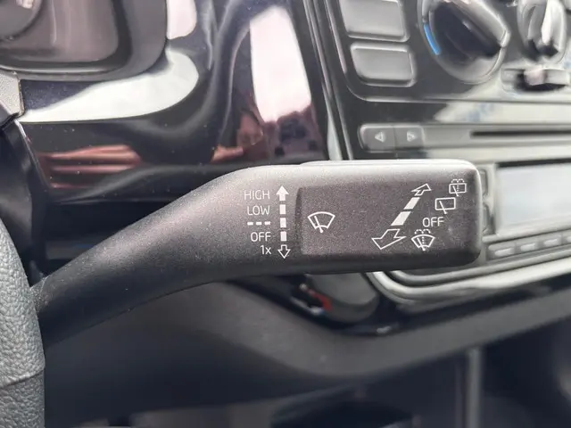 Volkswagen up! 1.0 move up! BlueM. 2015 Benzine 17