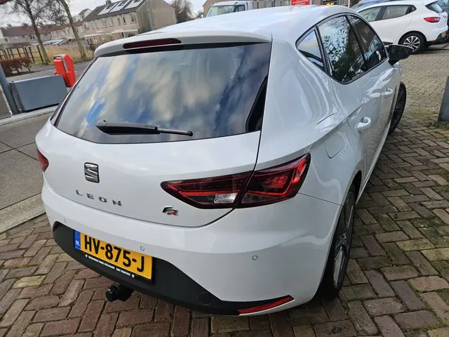 SEAT Leon 1.4 EcoTSI FR Connect 2016 Benzine 9