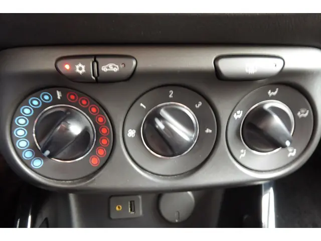 Opel ADAM 1.4 Jam, 2013, 16 inch velgen, Airco 2013 Benzine 20