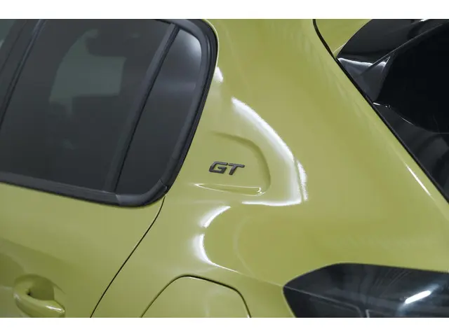 Peugeot 208 Hybrid 136 e-DCS6 GT 2024 Hybride Benzine 22