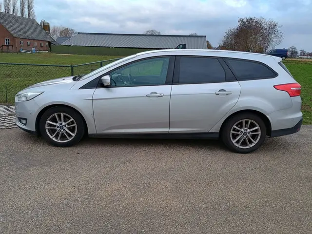 Ford Focus Wagon 1.0 Titanium Edition 2014 Benzine 4