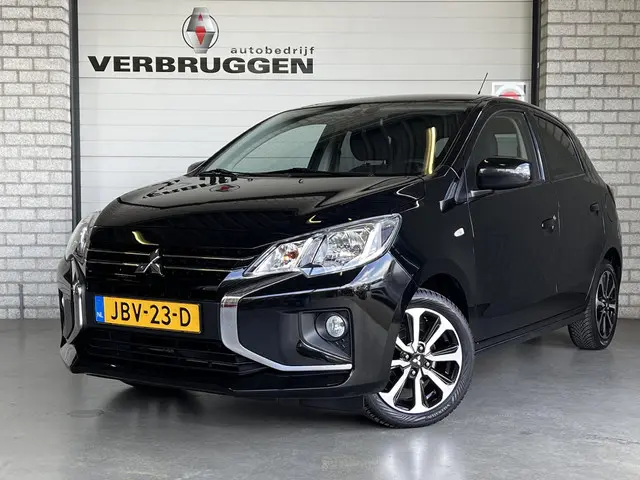 Mitsubishi Space Star 1.2 Intense 2022 Benzine