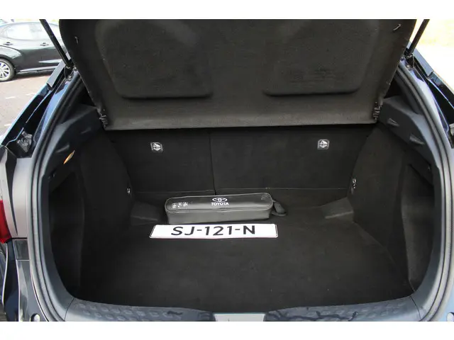 Toyota C-HR 1.8 Hybrid Dynamic 2018 Hybride Benzine 12