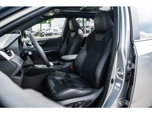 Toyota RAV4 2.5 HEV AWD Bi-Tone 2023 Hybride Benzine 11