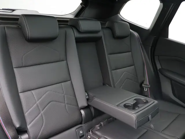 BMW X1 xDrive25e 2025 Hybride Benzine 29