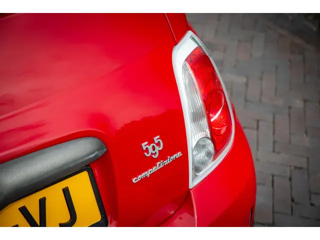Fiat 500 1.4 T-Jet Abarth Competizione 2015 Benzine 27