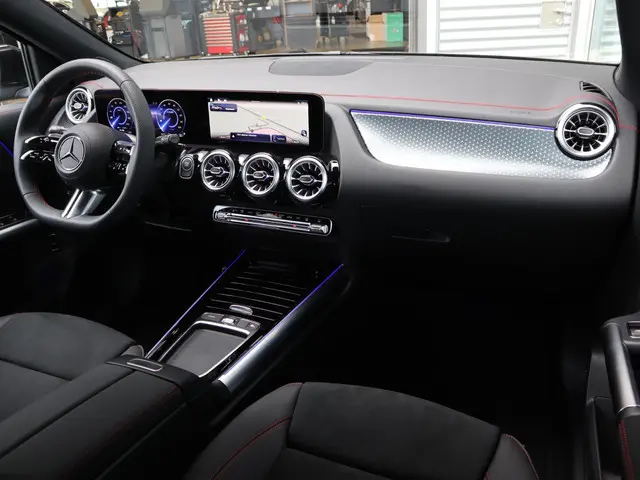 Mercedes-Benz EQA 250+ AMG Line 71 kWh 2025 Elektrisch 3