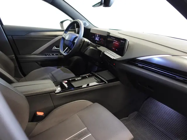 Opel Astra 1.2 130pk GS Line Automaat 2023 Benzine 37