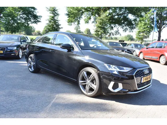 Audi A3 Limousine 30 TFSI Advanced edition 2022 Benzine 2