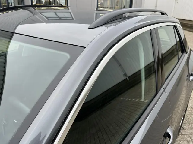 Volkswagen T-Roc 1.0 TSI Life 2023 Benzine 43