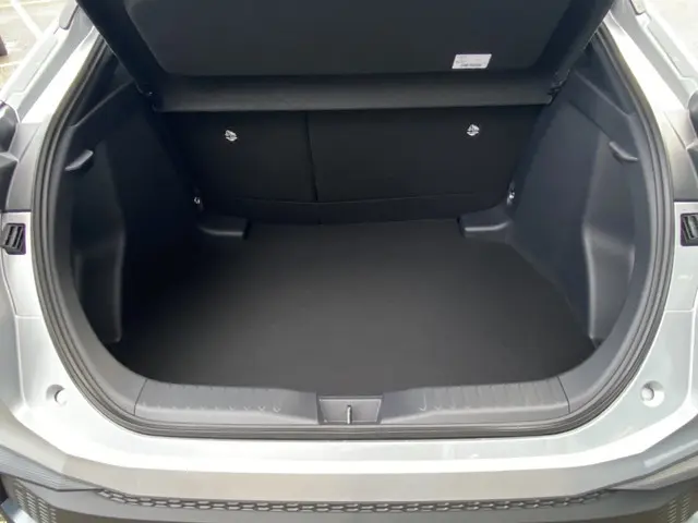 Toyota C-HR 1.8 Hybrid First Edition 2024 Hybride Benzine 7