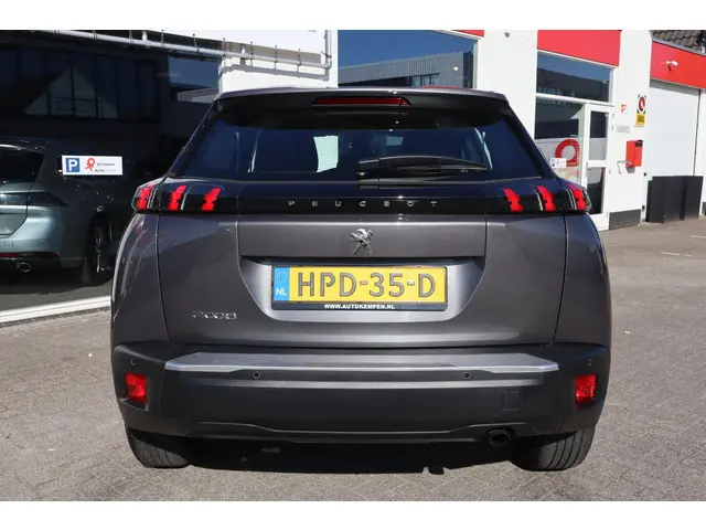 Peugeot 2008 1.2 PT ALLURE 2022 Benzine 30
