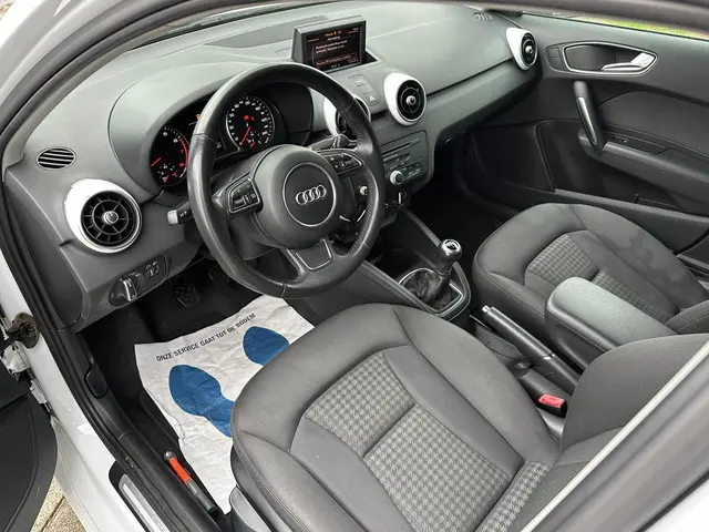 Audi A1 Sportback 1.2 TFSI Connect 2013 Benzine 4