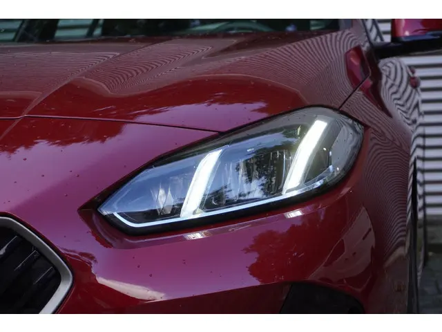 BMW 1 Serie 120 2025 Benzine 21