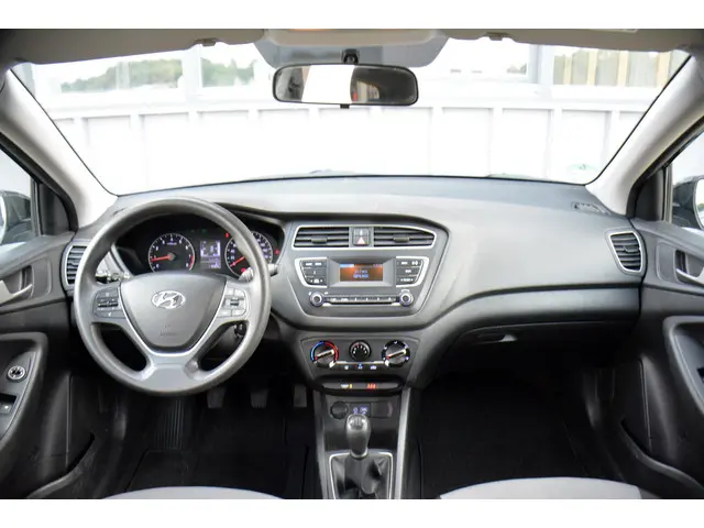 Hyundai i20 1.2 LP i-Drive Cool 2019 Benzine 7