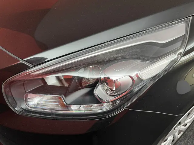 Kia Carens 2.0 GDi First Edition 2013 Benzine 23