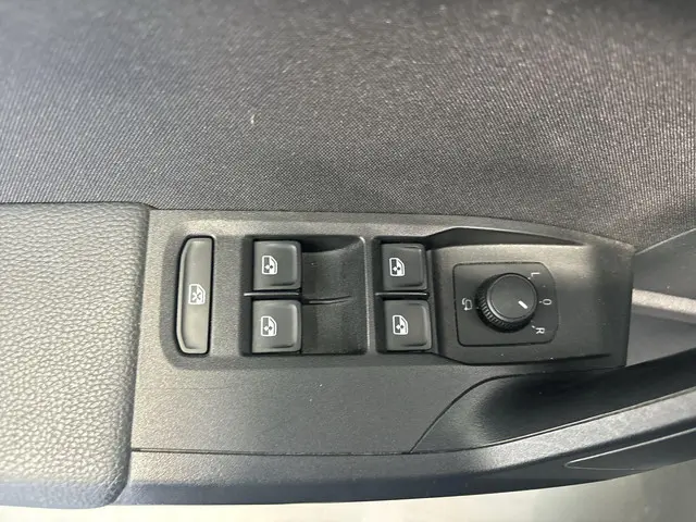 SEAT Arona 1.0 Tsi 110pk DSG FR 2022 Benzine 6