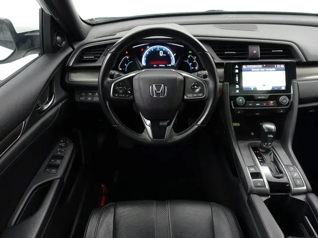 Honda Civic 1.0 i-VTEC Executive Aut- 2018 Benzine 6