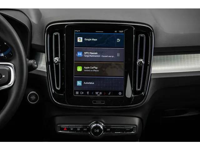 Volvo XC40 2.0 B4 Plus Dark 2025 Benzine 12