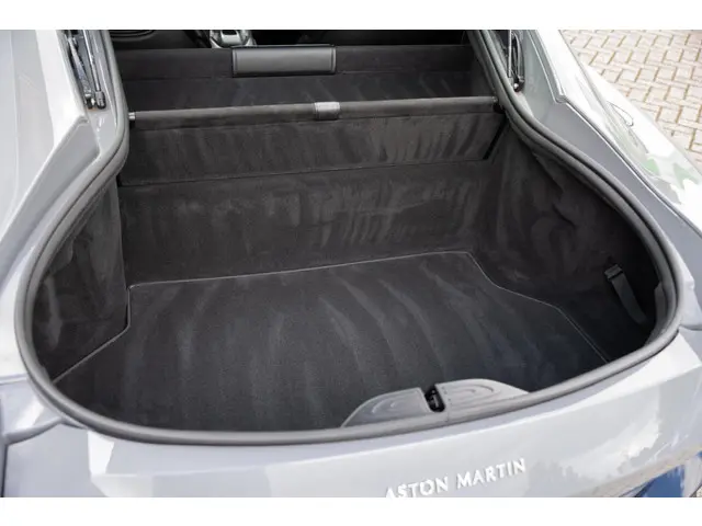 Aston Martin V8 Vantage 4.0 2018 Benzine 64