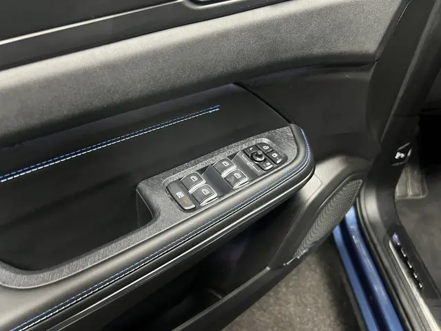 Lynk & Co 01 1.5 2023 Hybride Benzine 18