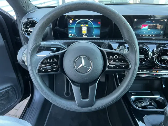 Mercedes-Benz A-Klasse 180 2021 Benzine 24