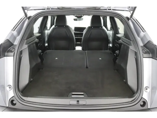 Peugeot 2008 1.2 Hybrid 136 GT 2024 Hybride Benzine 42