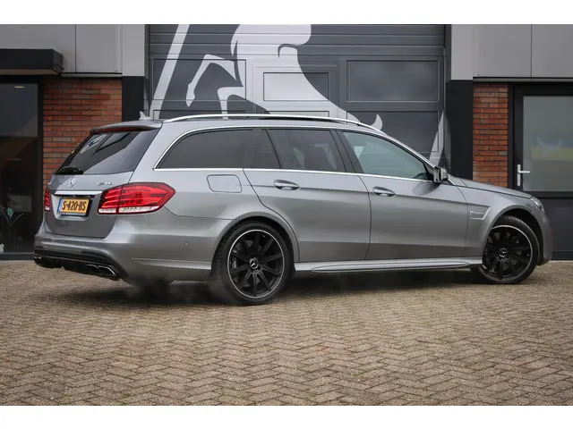 Mercedes-Benz E-Klasse Estate AMG 63 4MATIC 2014 Benzine 35