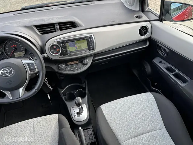 Toyota Yaris 1.3 VVT-i Dynamic / Garantie ! 2012 Benzine 13