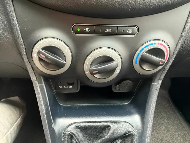 Hyundai i10 1.0 Pure/5D/Nieuw apk/blue drive 2012 Benzine 16