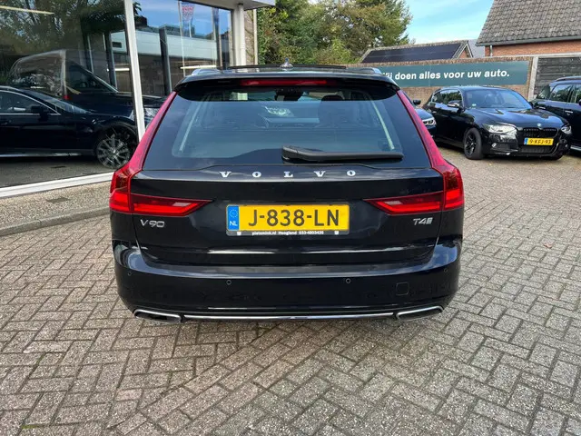 Volvo V90 2.0 T4 Business Luxury+ 2020 Benzine 31