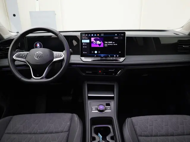 Volkswagen Tiguan 1.5eTSI/150PK Life DSG 2024 Benzine 4