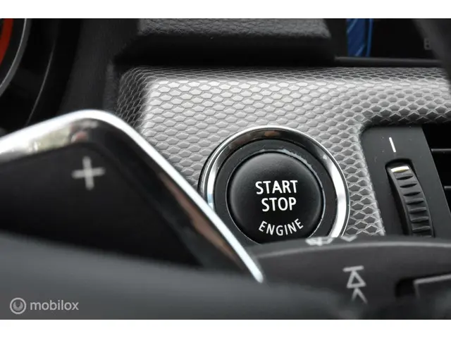 BMW 3 Serie Coupé 325i High Executive 2012 Benzine 16