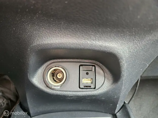 Toyota Yaris 1.0 VVT-i Access camera 2015 Benzine 21